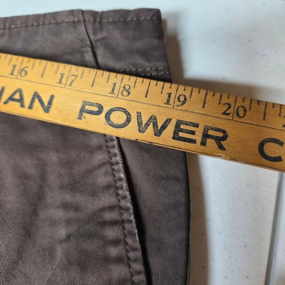 Old Navy Women's Brown Low Rise Cotton Blend Chino Shorts Size 16 - Picture 4 of 6